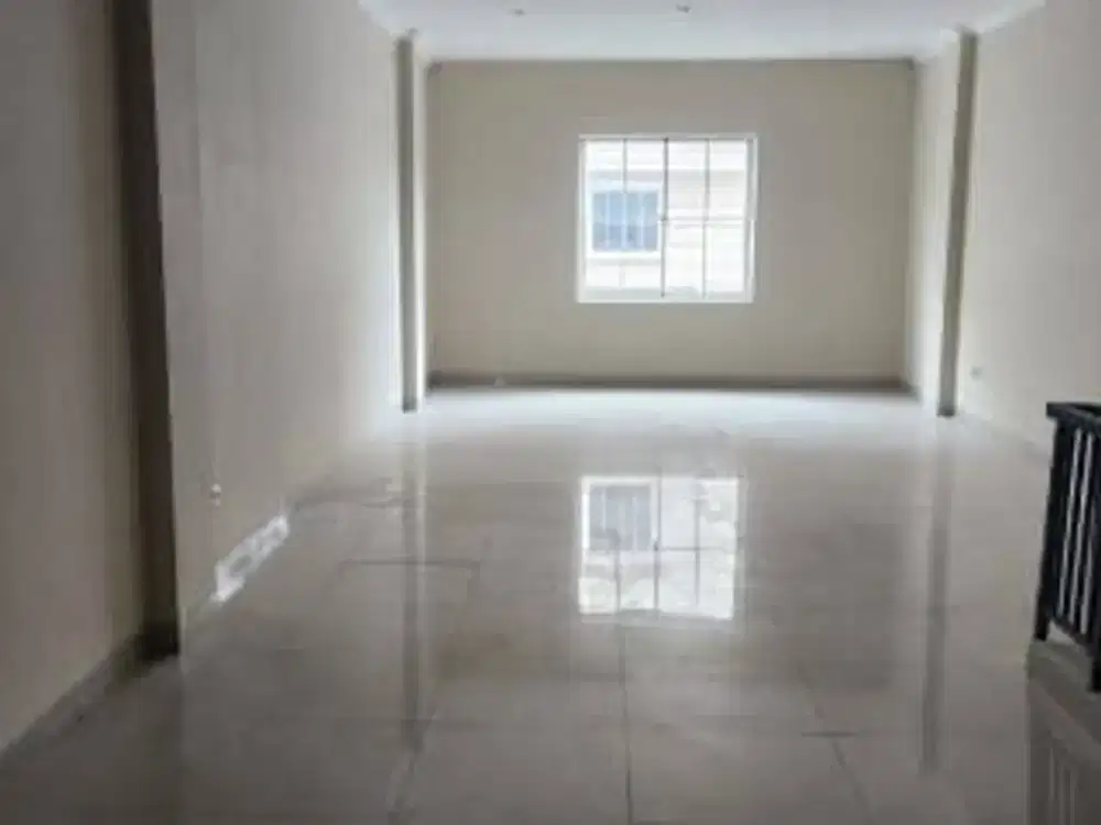 P 06.24 Dijual Ruko 3,5 Lantai Hadap Dalam di Green Lake City