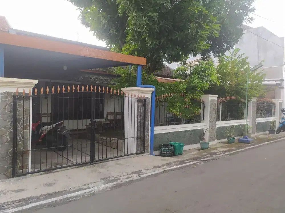 Rumah Bagus Luas Lingkungan Nyaman di Banyuagung solo Kota