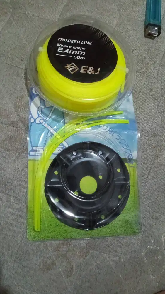 MATA PISAU POTONG RUMPUT