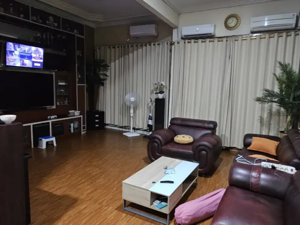 Dijual Rumah Full Furnished  4 Lantai di Pademangan