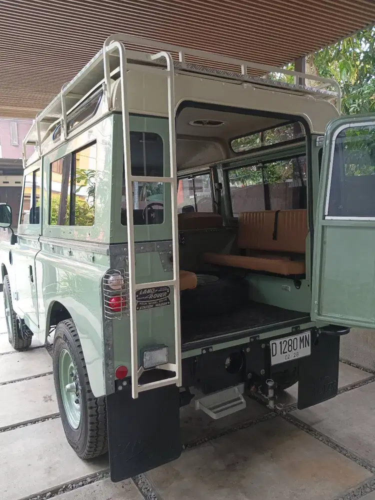For Sale : Land Rover Series 3 88' 1974