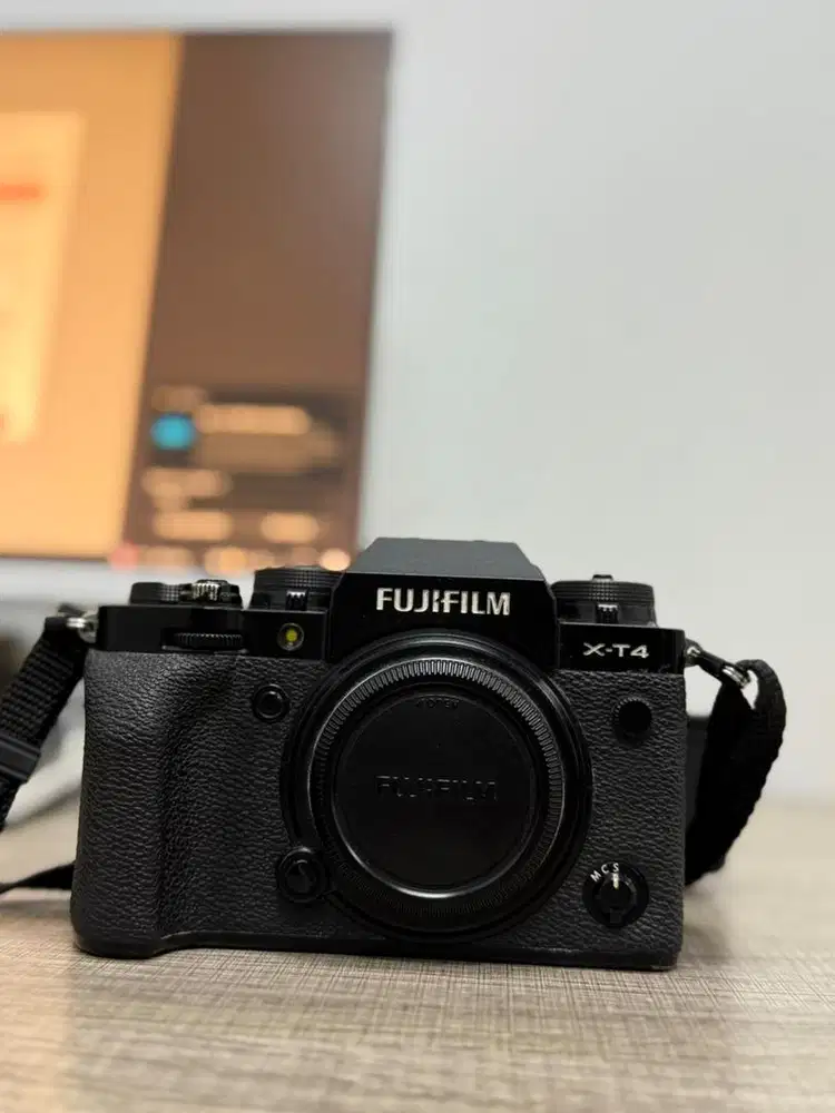 Fujifilm fuji X-T4 Body Only XT4 BO Camera mirrorless