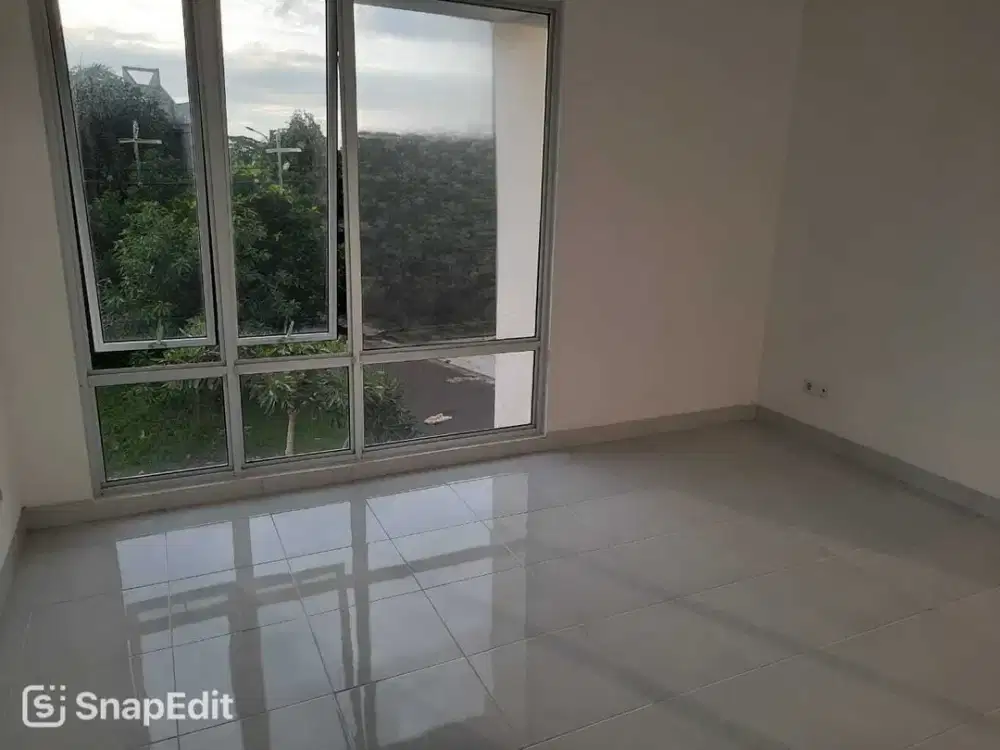 Dijual Murah Rumah dekat Pusat Kuliner Sorento dan Pisa Grande