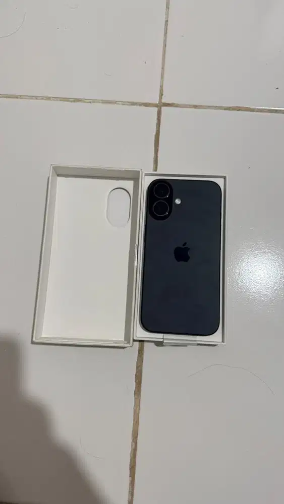 Iphone 16 basic Black (ID/A)