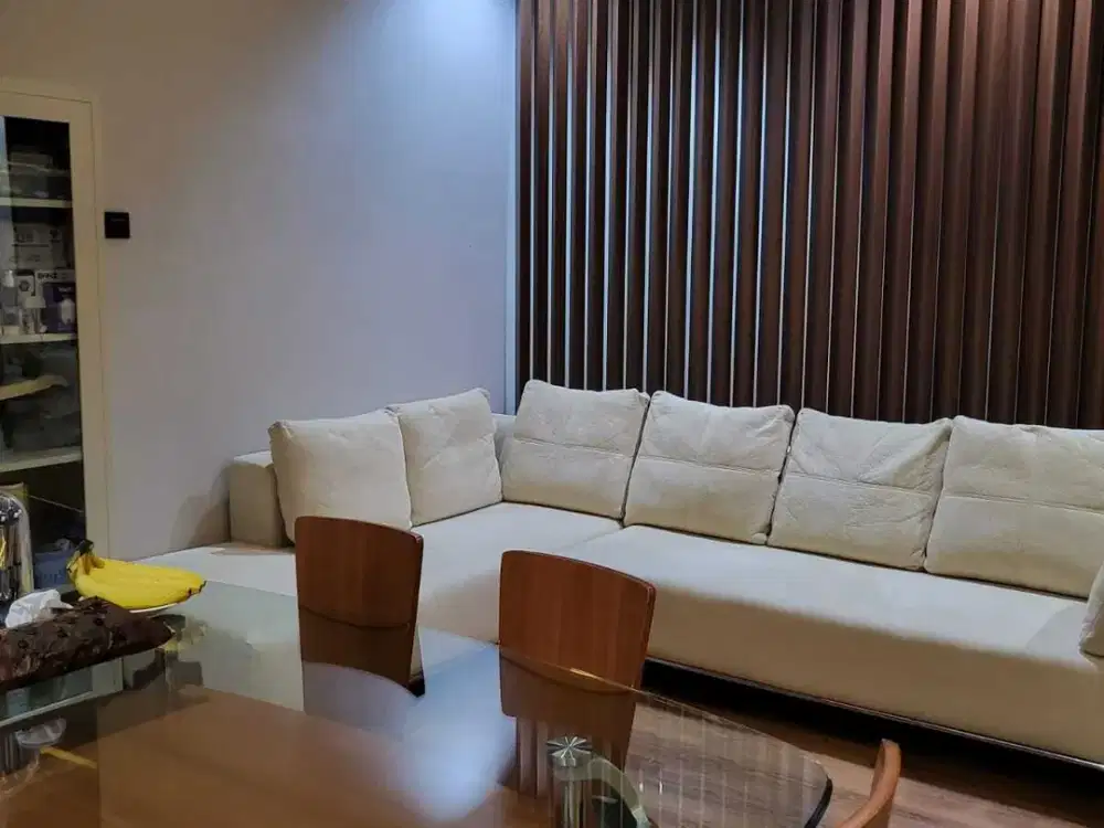 DIJUAL RUMAH SUNTER 96m2 LOKASI BAGUS,3 LANTAI, HADAP SELATAN, KODE JF
