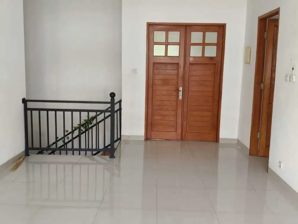 Sewa Rumah Kemang Jakarta Selatan 4+2 Bedroom