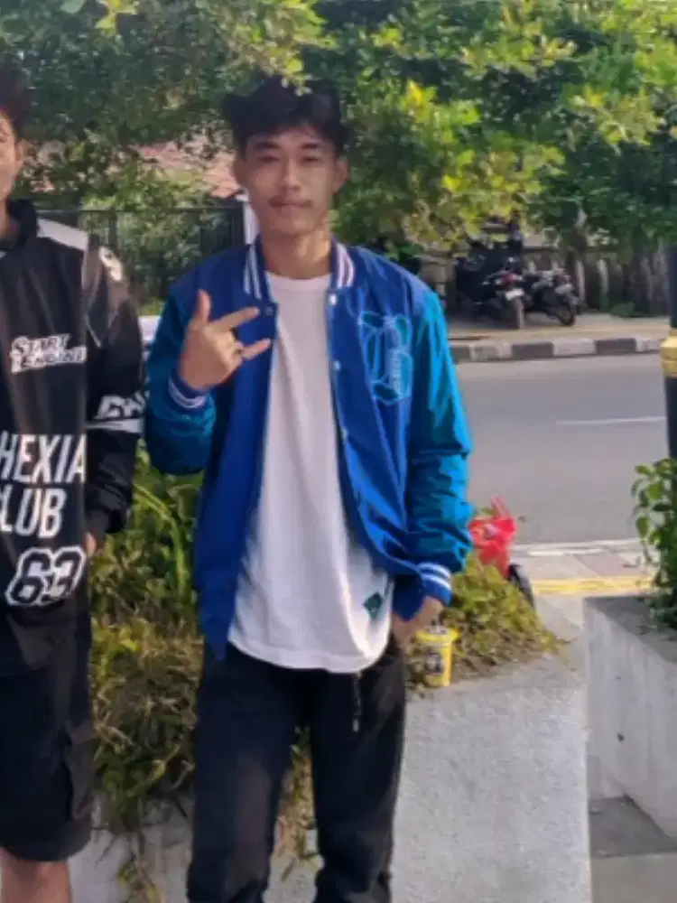 mencari lowongan pekerjaan