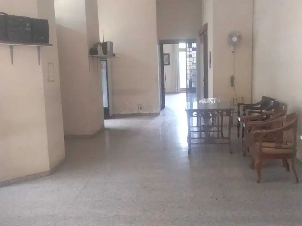 SANGAT TERAWAT Rumah Mewah 2 Lantai Nginden Intan Timur Surabaya