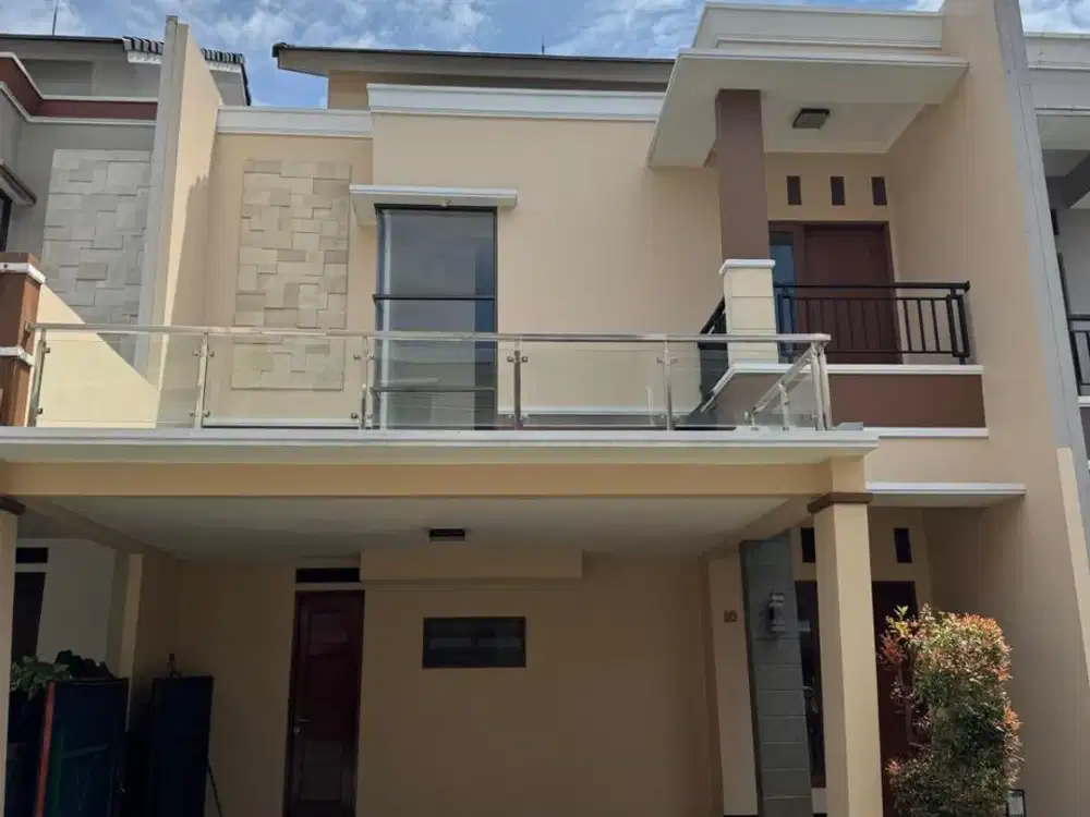 DIJUAL RUMAH 2 LANTAI LOKASI STRATEGIS DI JAGAKARSA JAKARTA SELATAN