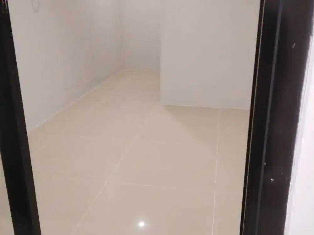 Rumah Grand Pakuwon Ada Kolam Renang