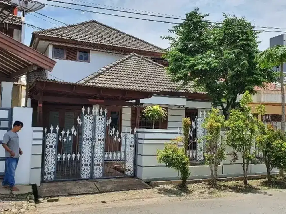 Di Jual Rumah 2 Lantai Lokasi Strategis di Citra 1 , Kalideres, Jakbar