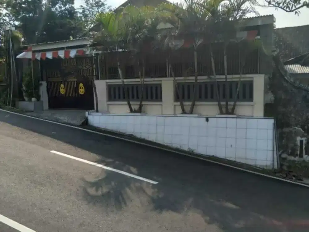 Rumah DiJual Cepat Di Jalan Raya Taman Safari Prigen Pasuruan