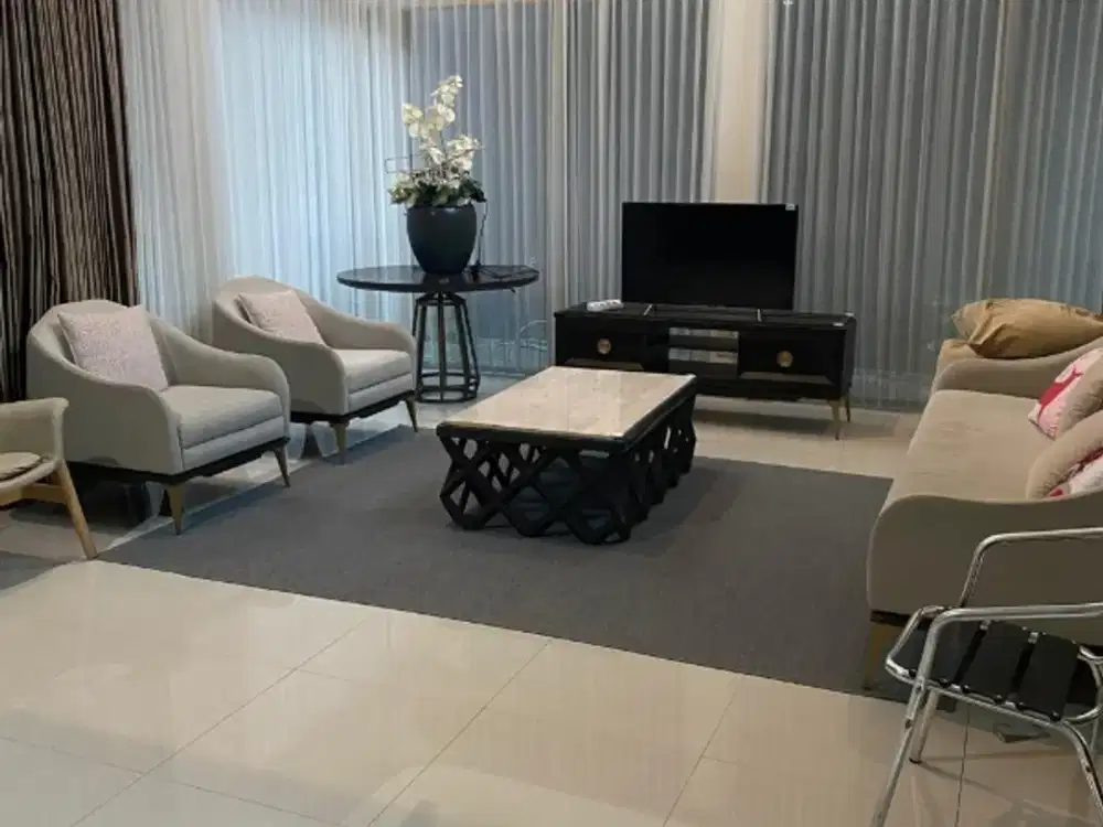 Rumah Mewah Furnished Graha Natura dekat Citraland