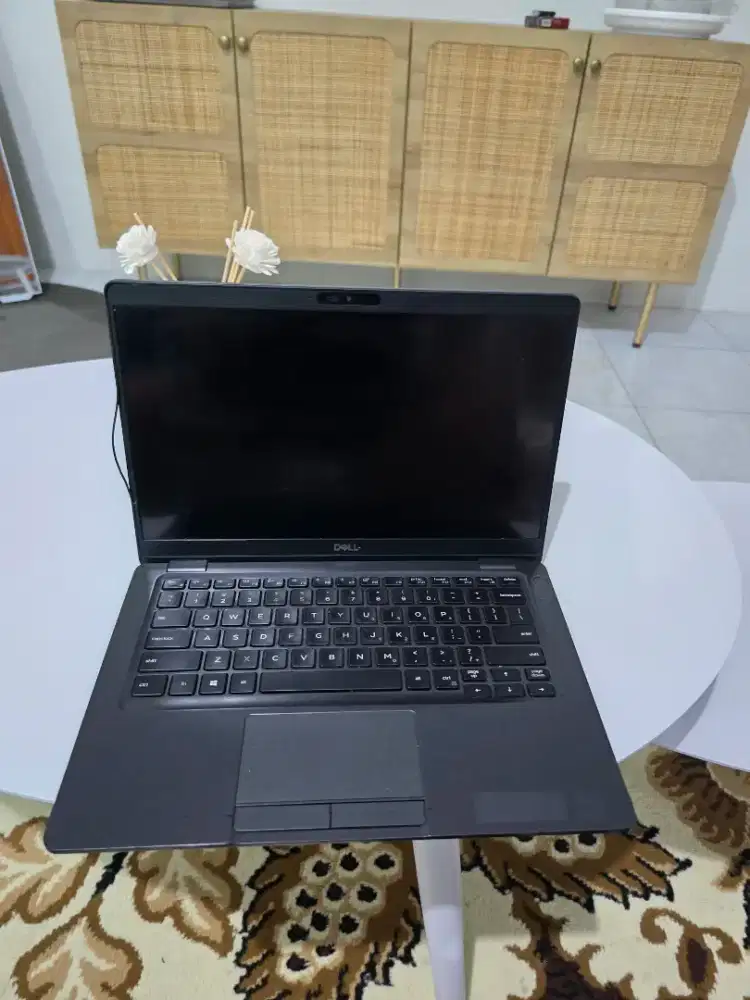 LAPTOP DELL LATITUDE 5300 ISTIMEWA