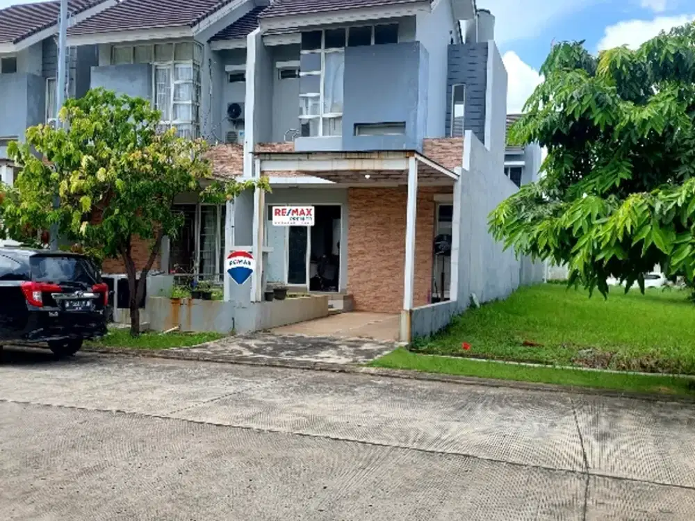 Rumah 2 lantai di Cluster vasana harapan indah bekasi