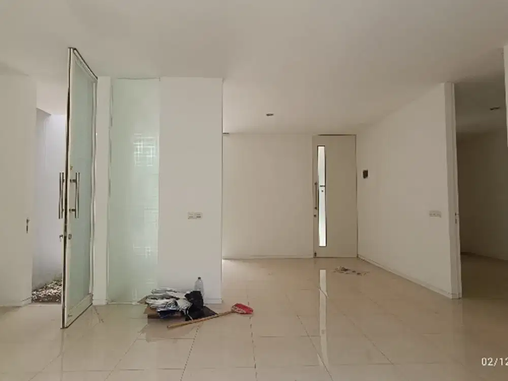 Rumah minimalis 2nd minim renov Citraland dekat pasar modern Citraland