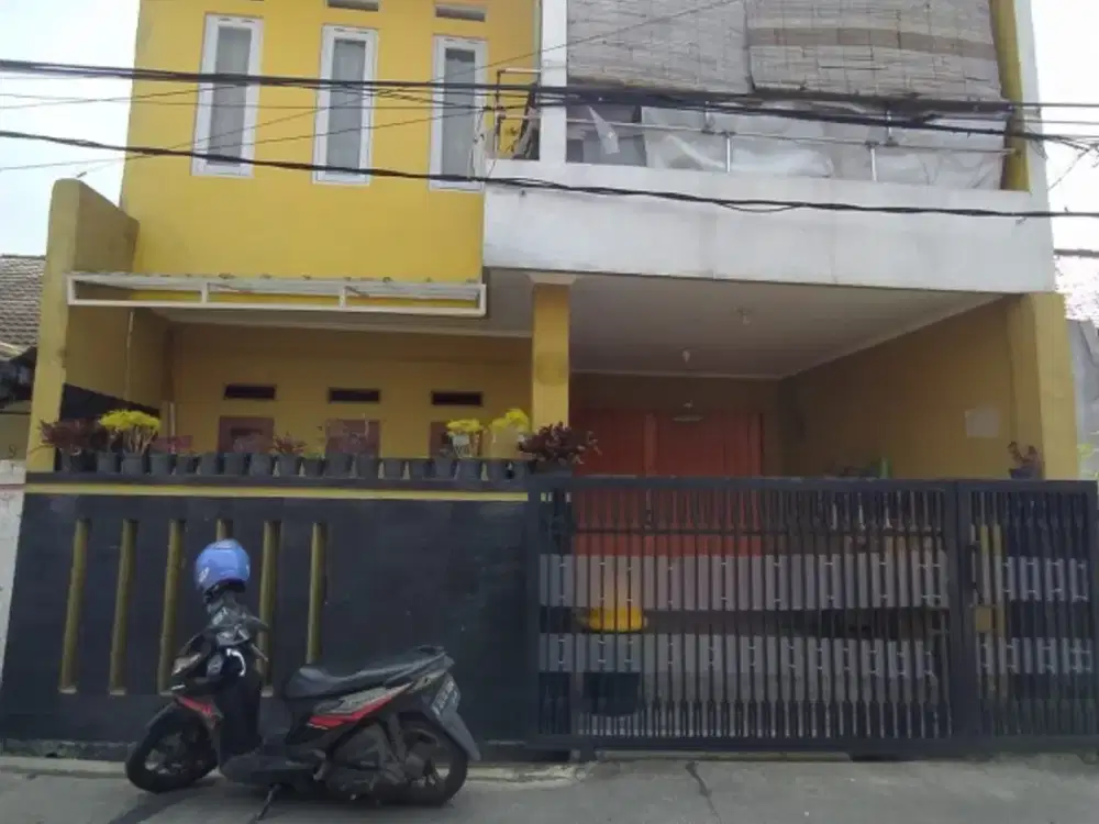 Rumah 2 lantai dekat Margacinta Park