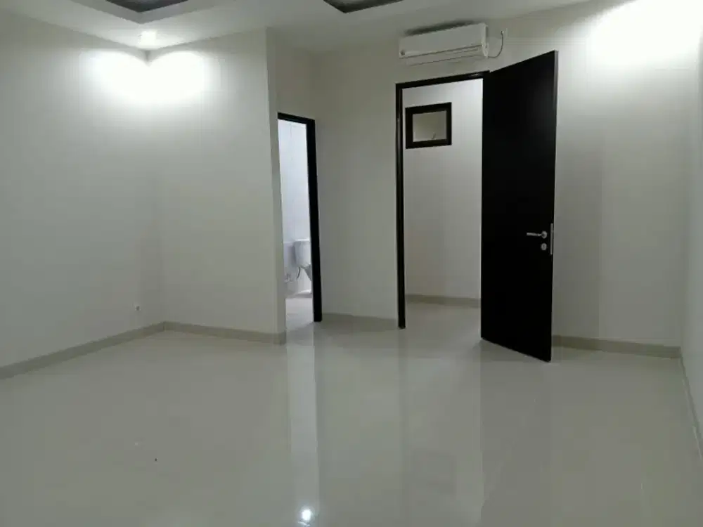 rumah bagus full renov jual murah di JGC cakung jaktim
