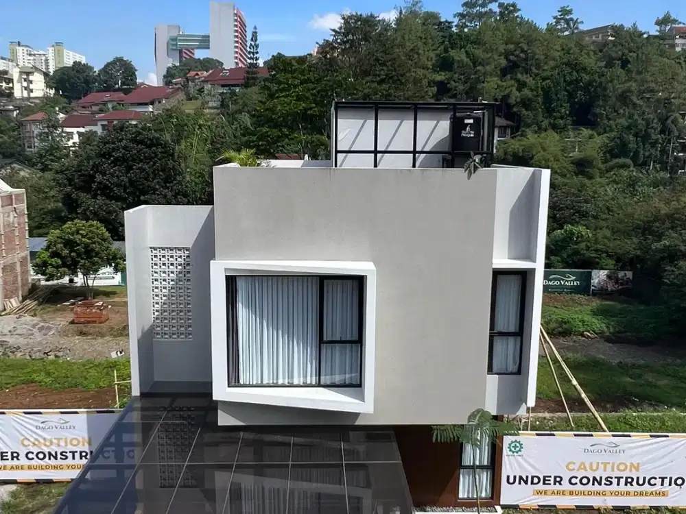 Jarang ada rumah mewah di dago dkt  Paris van Java dan dipatiukur