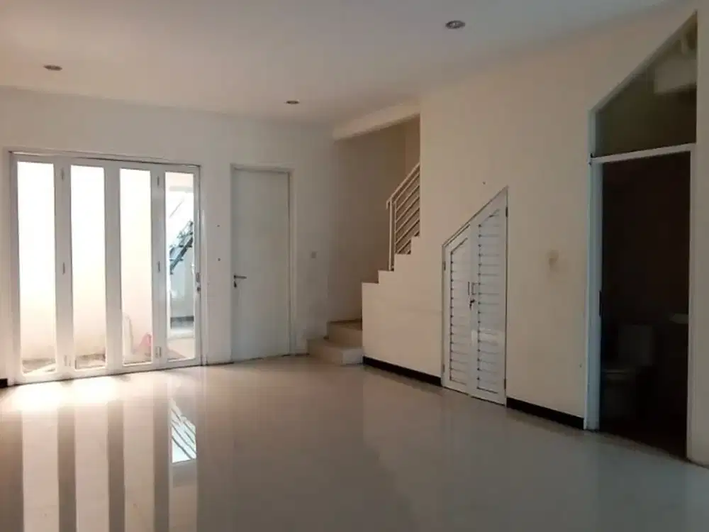 Rumah Minimalis di Taman Kopo Indah 5 Redwood