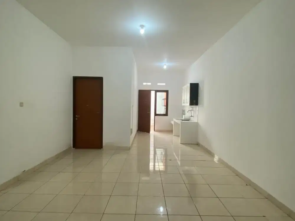 Disewakan Murah Rumah Lokasi Strategis di Mekarwangi