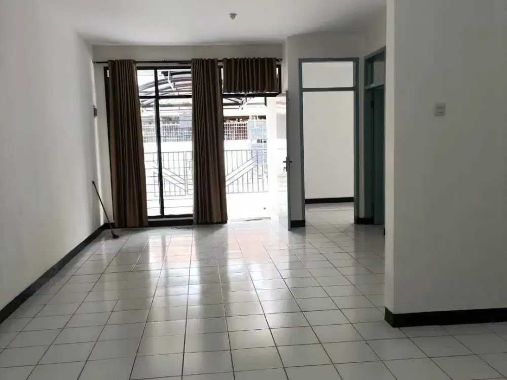 Rumah Bagus Siap Huni  Di Taman Kopo Indah 1