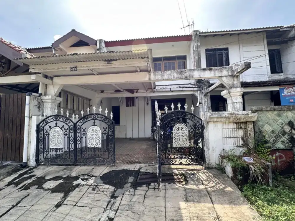 Rumah Nyaman di Jl Kalimantan Komp Megapolitan Cinere