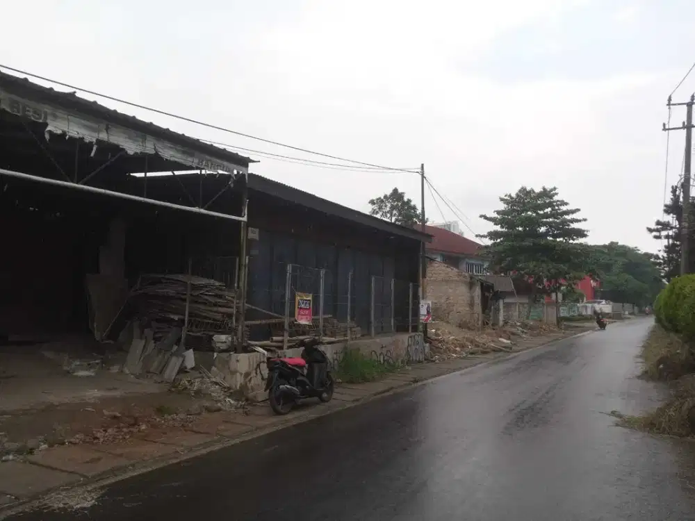 Dijual Tempat Usaha Pinggir Jalan di Cilenggang