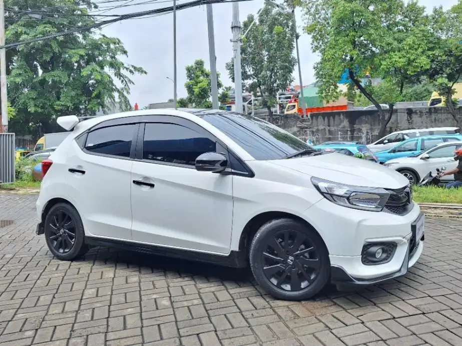 DP MURAH Honda Brio 1.2 RS Urbanite Edition Bensin-MT 2022 CKYIB