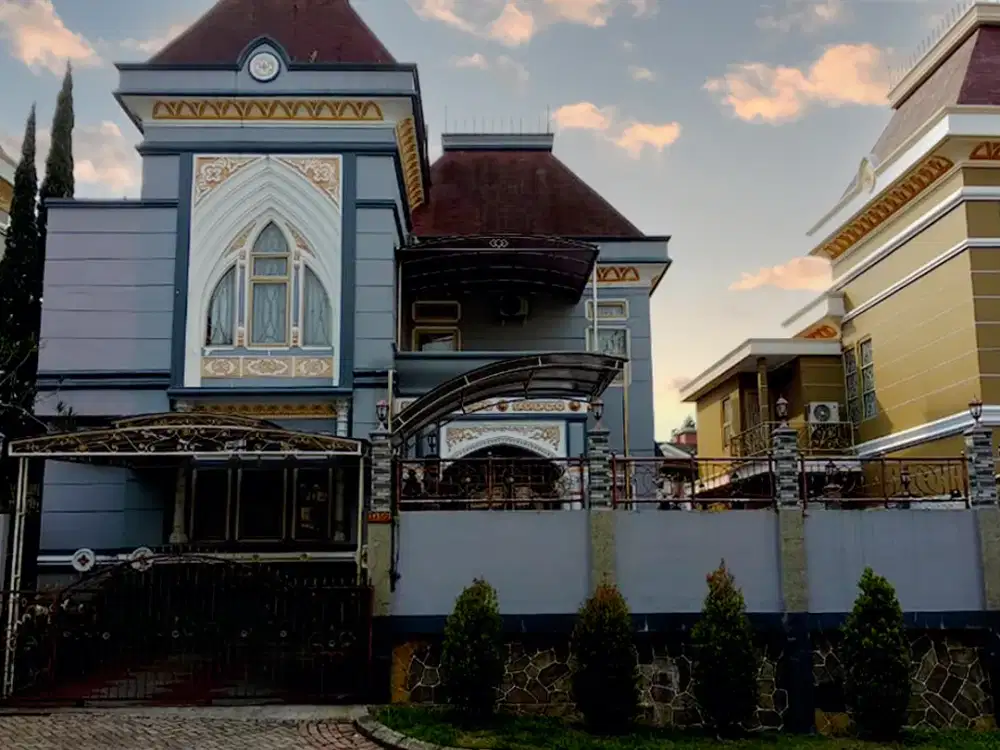 Villa Mewah di Kota Bunga Cipanas Ada Kolam Renang