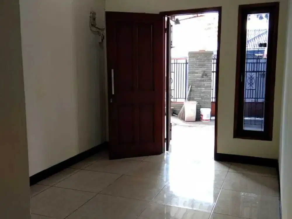 Disewakan rumah di sayap buah batu siap huni