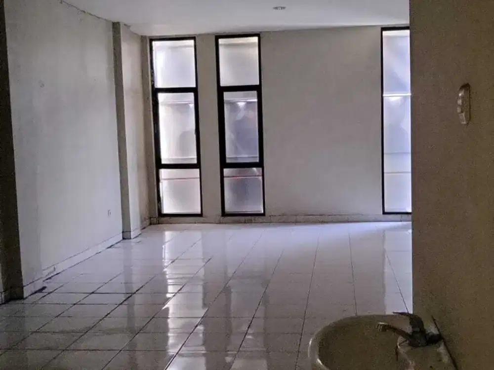 P 04.24 Dijual Ruko 4.5 Lantai di Kebayoran Lama Jaksel