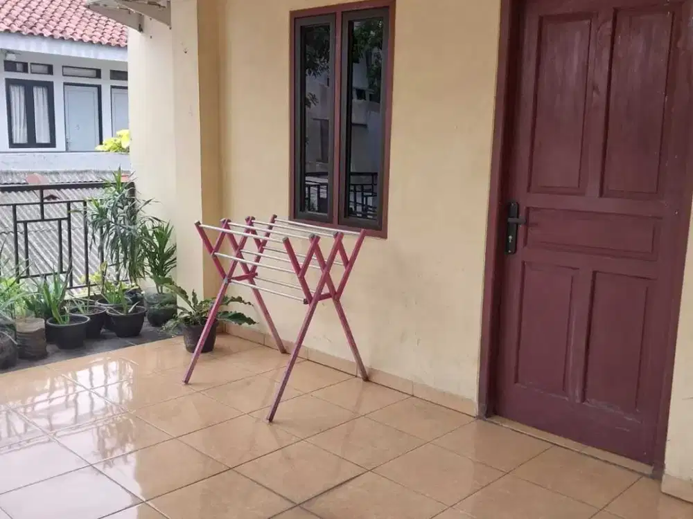 DIJUAL Rumah+Kosan di TB Simatupang. Strategis