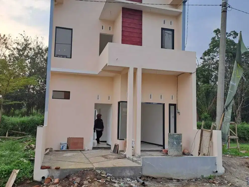 RUMAH 2 LANTAI 500 JUTAAN DEKAT EXIT TOL MALANG