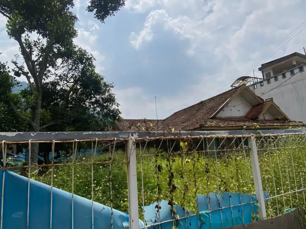 Tanah di tepi Jl. Letda Lukito SHM