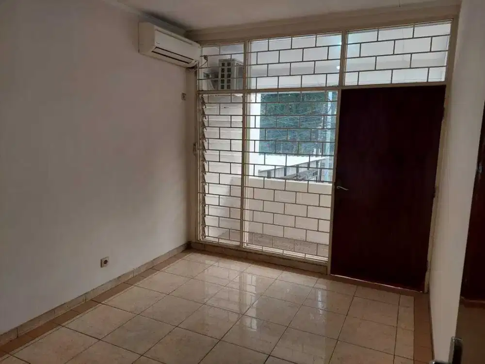 Rumah sewa untuk kantor Pejaten Timur raya