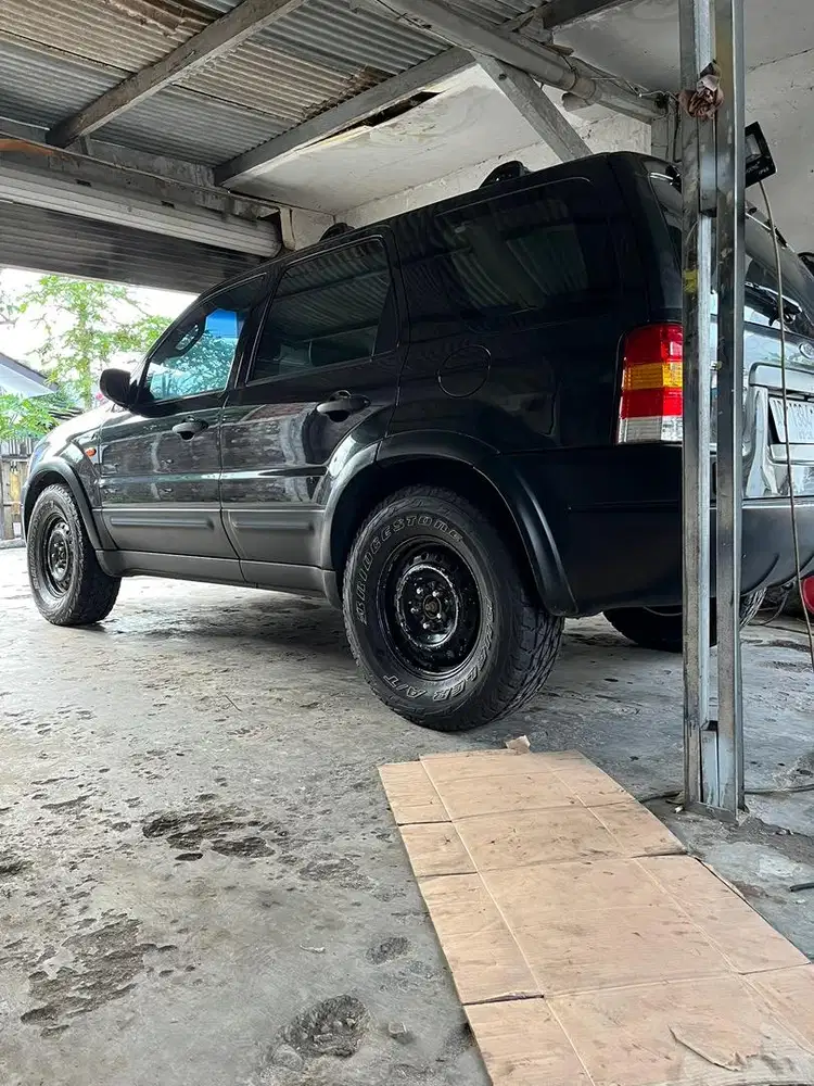 Ford Escape AWD/4x4 2004