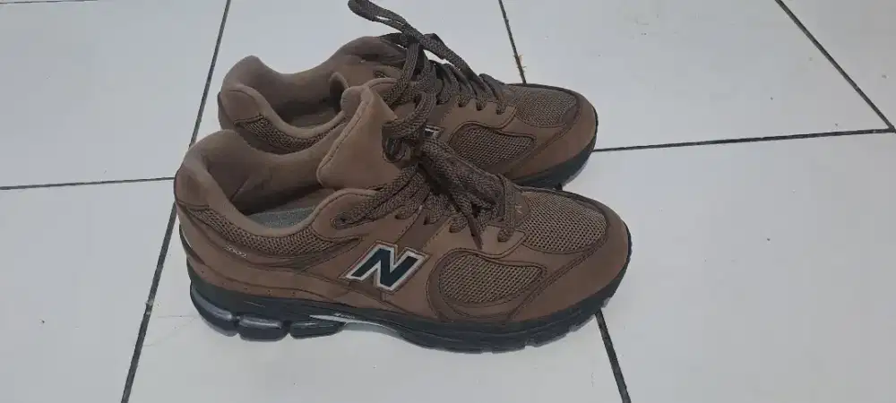 New Balance 2002R Brown