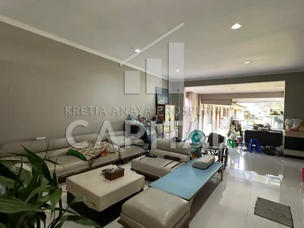 Rumah Nan Lega Satu Lantai di Bandung Kota Sayap Gatot Subroto