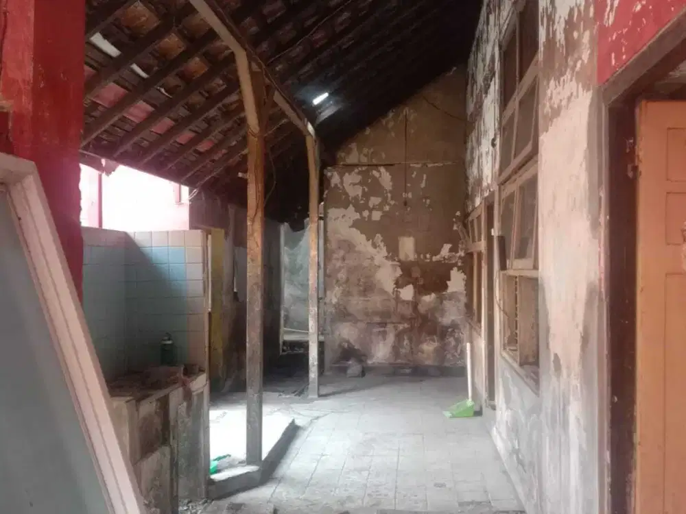 DISEWAKAN RUMAH BESAR DKT KAMPUS UGM & UNY, CATUR TUNGGAL, SLEMAN