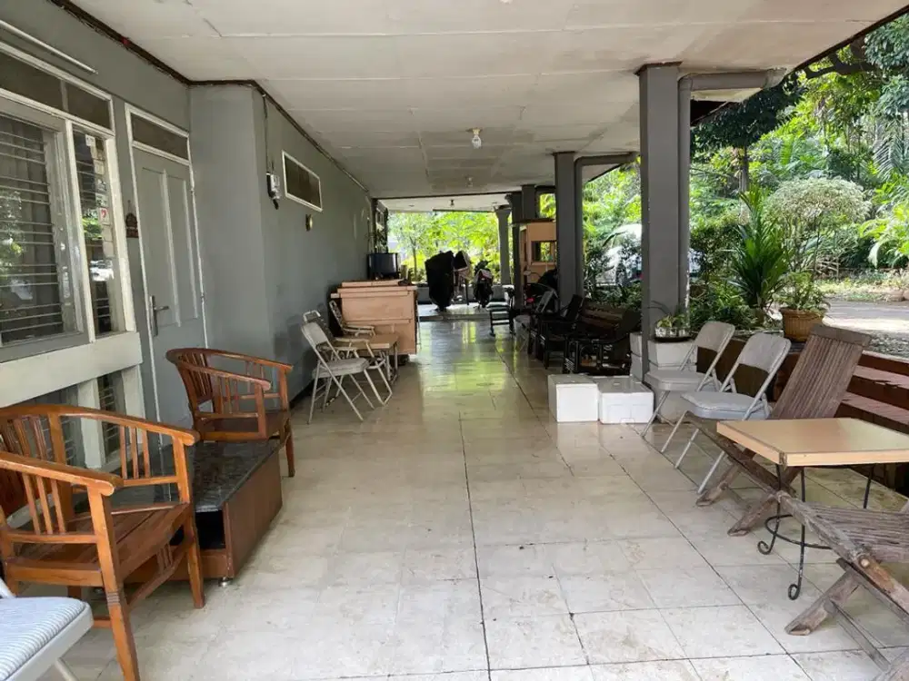 Dijual Rumah Klasik Hook di Jati Padang Pasar Minggu, Lokasi Strategis