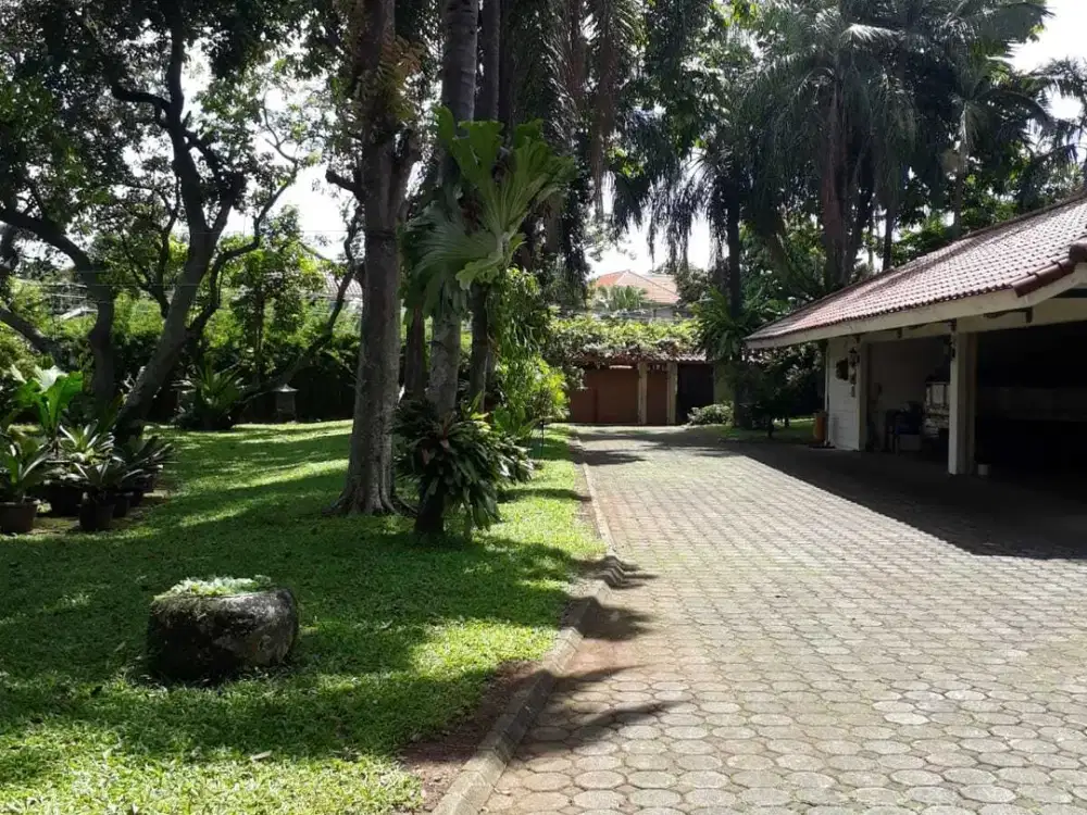 Rumah Tua Hitung Tanah di Pangkalan Jati Cinere, Jalan 2 Mobil