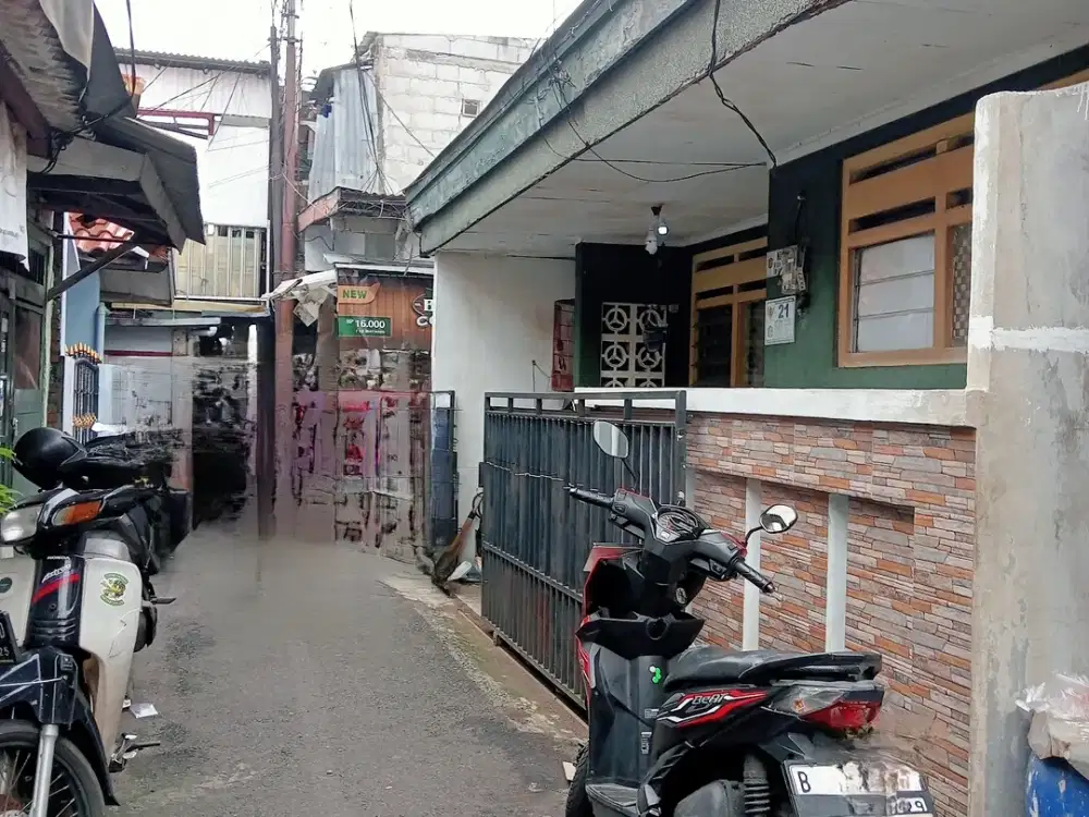 Rumah 1 lantai 3 kamar tidur di kebon baru Tebet Jakarta Selatan
