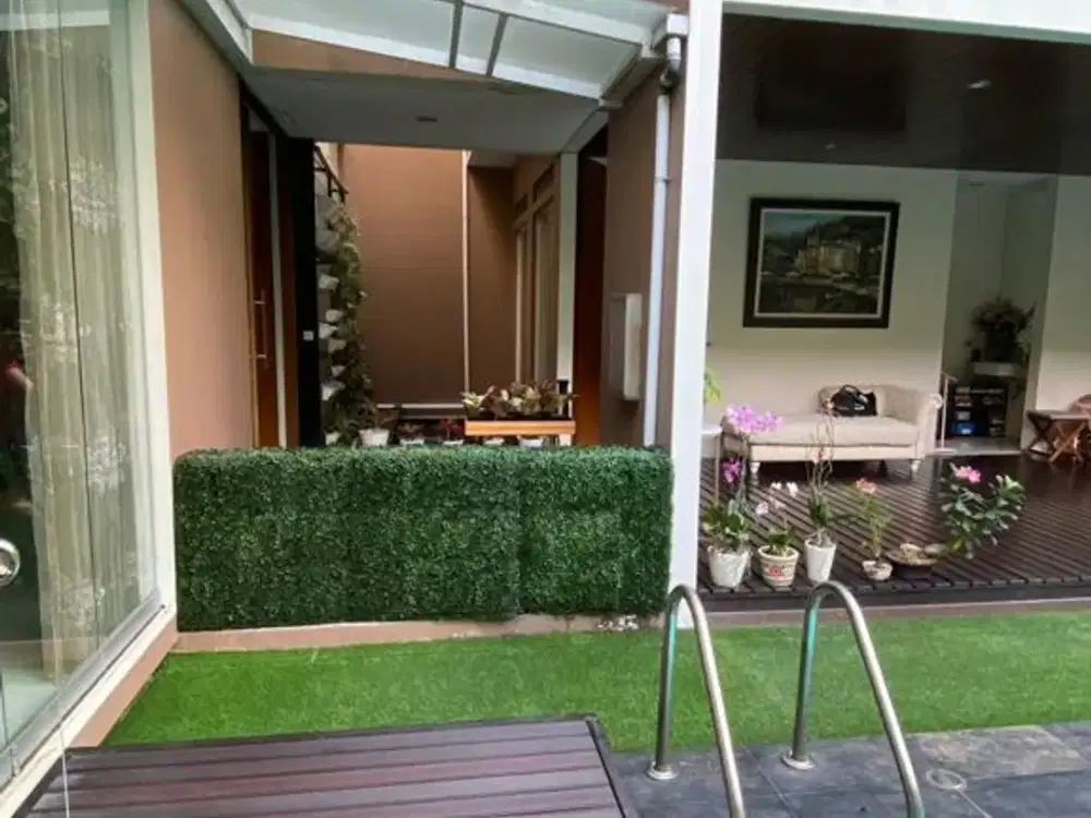 Rumah Luas & Mewah dengan Kolam Renang di Tatar Larangtapa KBP