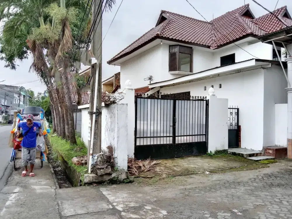 Dijual Rumah 2 Lantai Hoek Pinggir Jalan Raya Pondok Ranji