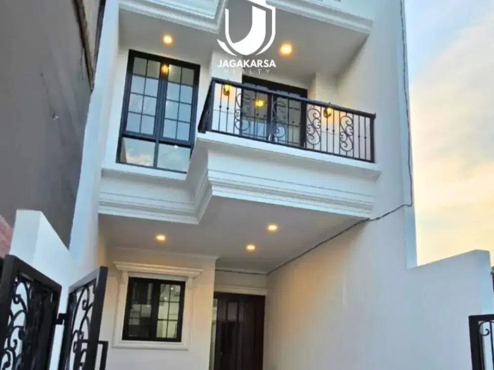 dijual rumah baru di Jagakarsa siap huni ada rooftopnya