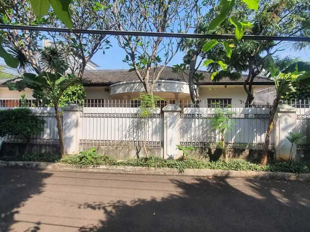 DIJUAL RUMAH KEMANG 660m2 HADAP TIMUR,LOKASI BAGUS,NYAMAN,KODE YE