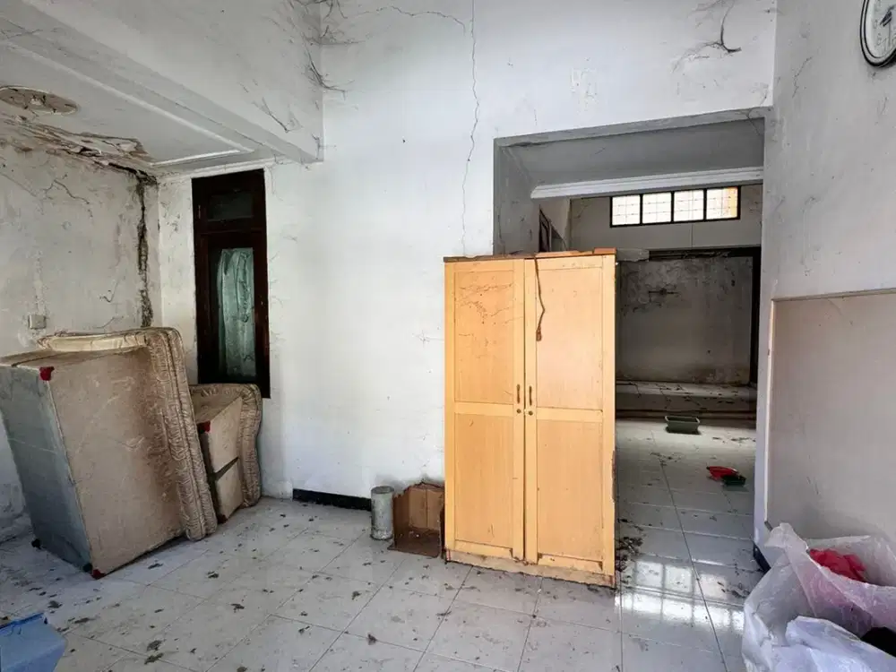 Dijual Murah Rumah Taman Puspa Raya Citraland Butuh Renovasi