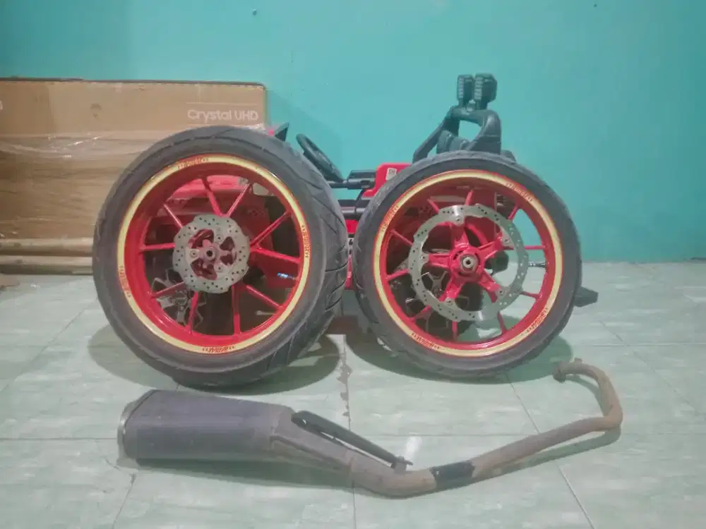 Knalpot ori+Velg ori gsx