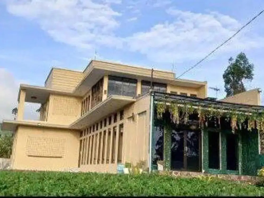Villa bagus siap huni ada kebun stroberi di Rancabali Ciwidey Bandung